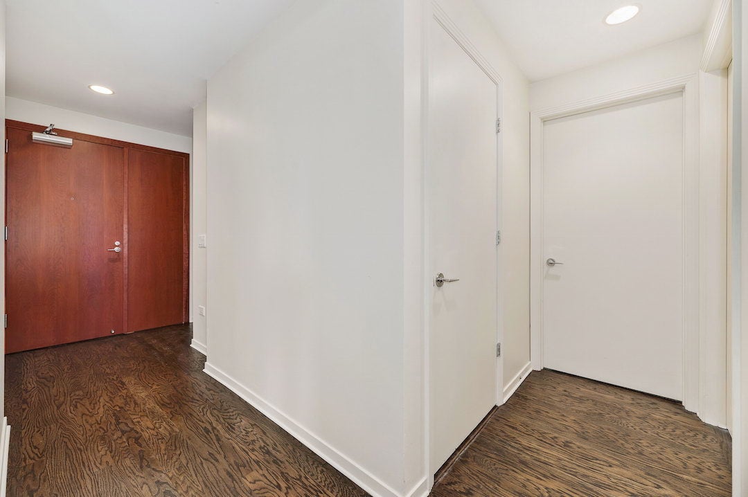 400 N Clinton Street 706