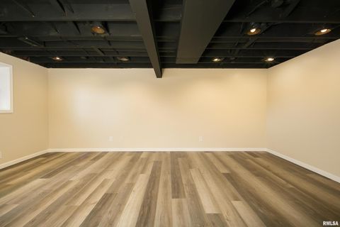 Tiny photo for 3205 CANDLEWICK Drive, Bettendorf, IA 52722 (MLS # QC4269625)