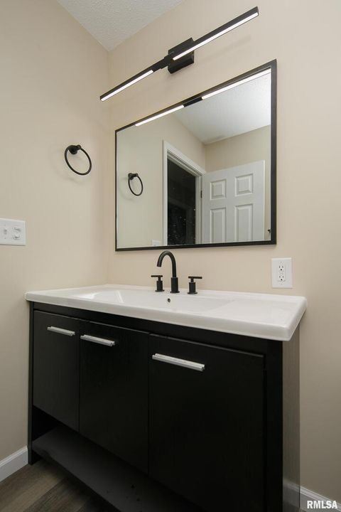 Tiny photo for 3205 CANDLEWICK Drive, Bettendorf, IA 52722 (MLS # QC4269625)