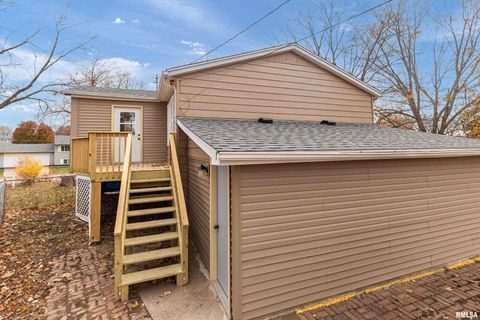 Tiny photo for 3205 CANDLEWICK Drive, Bettendorf, IA 52722 (MLS # QC4269625)