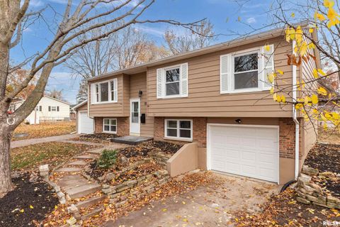 Tiny photo for 3205 CANDLEWICK Drive, Bettendorf, IA 52722 (MLS # QC4269625)