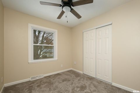 Tiny photo for 3205 CANDLEWICK Drive, Bettendorf, IA 52722 (MLS # QC4269625)