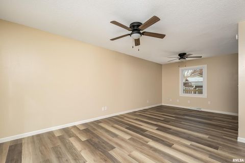 Tiny photo for 3205 CANDLEWICK Drive, Bettendorf, IA 52722 (MLS # QC4269625)