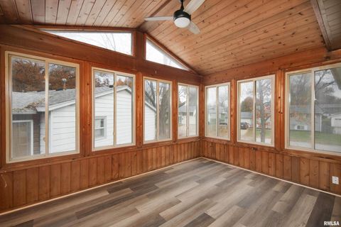 Tiny photo for 3205 CANDLEWICK Drive, Bettendorf, IA 52722 (MLS # QC4269625)