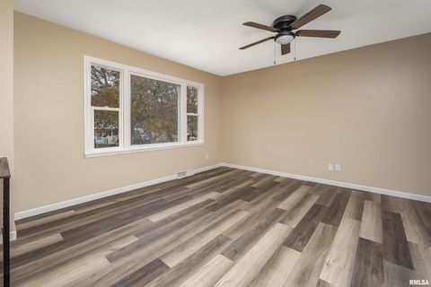 Tiny photo for 3205 CANDLEWICK Drive, Bettendorf, IA 52722 (MLS # QC4269625)