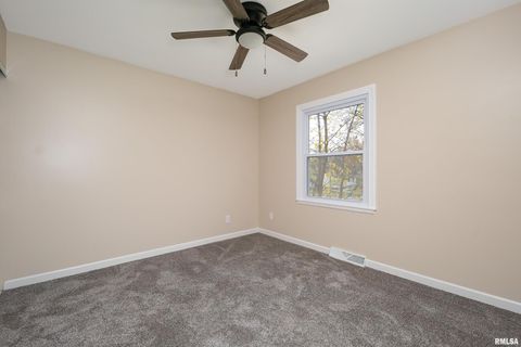 Tiny photo for 3205 CANDLEWICK Drive, Bettendorf, IA 52722 (MLS # QC4269625)