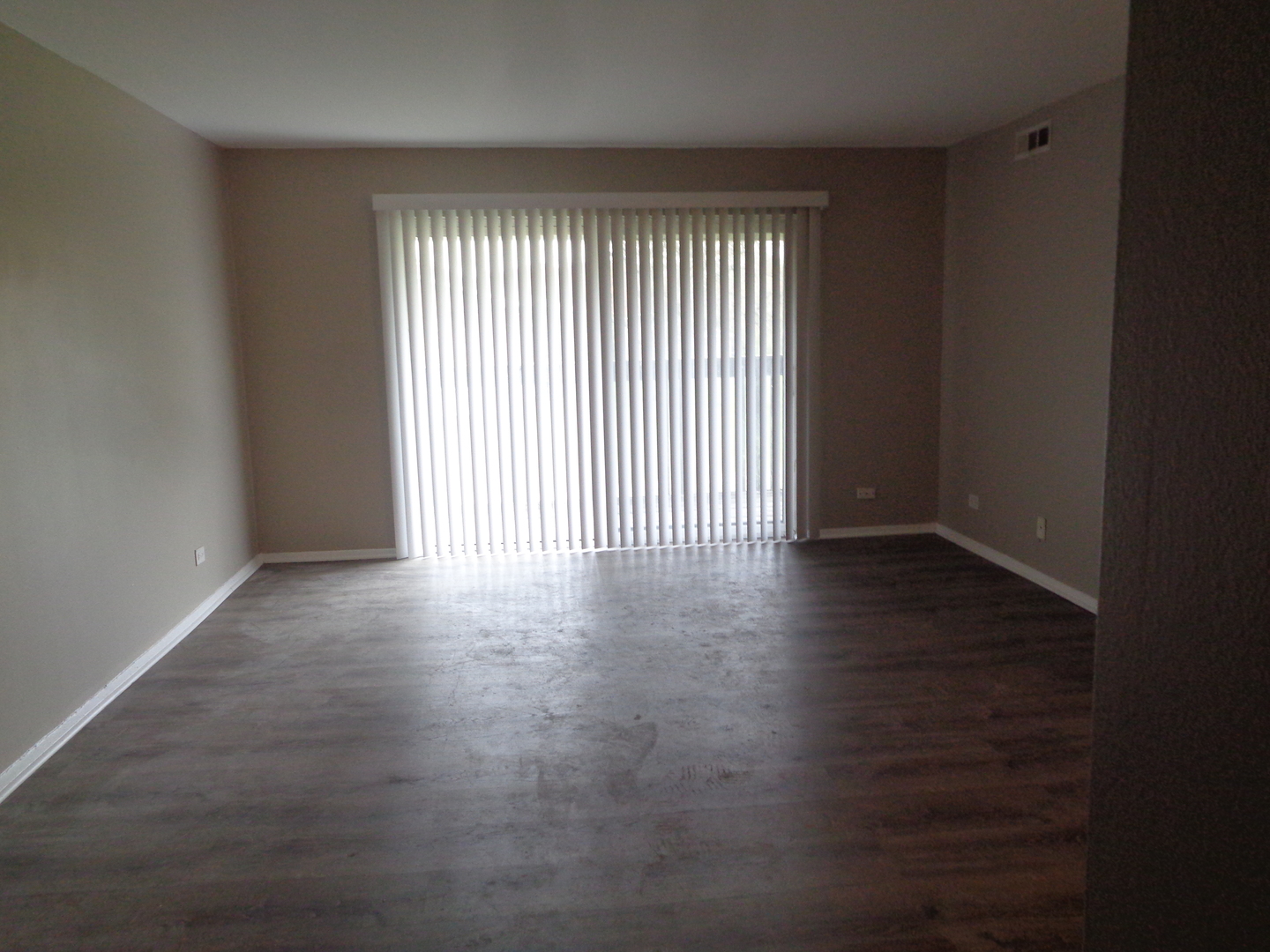 16W585 S Mockingbird Lane 207