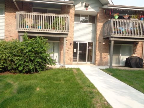 16W585 S Mockingbird Lane 207 Willowbrook IL 60527