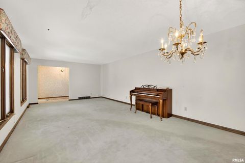 Tiny photo for 22 OAKBROOK Drive, Bettendorf, IA 52722 (MLS # QC4269732)