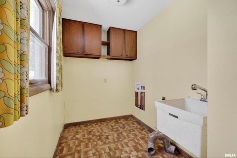 Tiny photo for 22 OAKBROOK Drive, Bettendorf, IA 52722 (MLS # QC4269732)