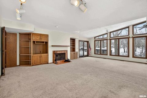 Tiny photo for 22 OAKBROOK Drive, Bettendorf, IA 52722 (MLS # QC4269732)