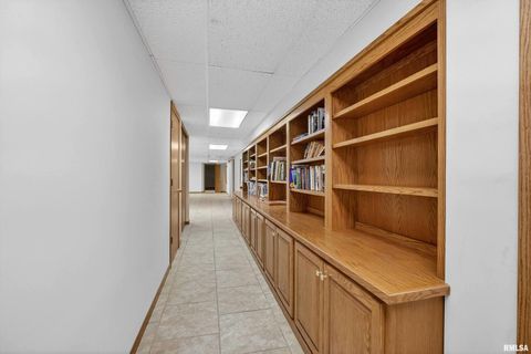 Tiny photo for 22 OAKBROOK Drive, Bettendorf, IA 52722 (MLS # QC4269732)