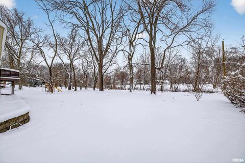 Tiny photo for 22 OAKBROOK Drive, Bettendorf, IA 52722 (MLS # QC4269732)