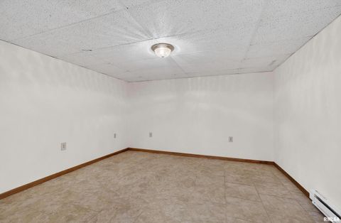 Tiny photo for 22 OAKBROOK Drive, Bettendorf, IA 52722 (MLS # QC4269732)