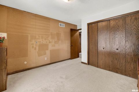 Tiny photo for 22 OAKBROOK Drive, Bettendorf, IA 52722 (MLS # QC4269732)