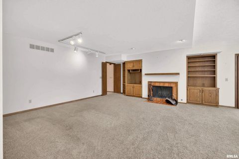 Tiny photo for 22 OAKBROOK Drive, Bettendorf, IA 52722 (MLS # QC4269732)