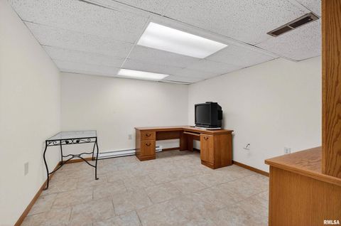 Tiny photo for 22 OAKBROOK Drive, Bettendorf, IA 52722 (MLS # QC4269732)