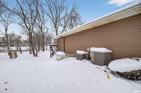 Tiny photo for 22 OAKBROOK Drive, Bettendorf, IA 52722 (MLS # QC4269732)