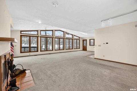 Tiny photo for 22 OAKBROOK Drive, Bettendorf, IA 52722 (MLS # QC4269732)