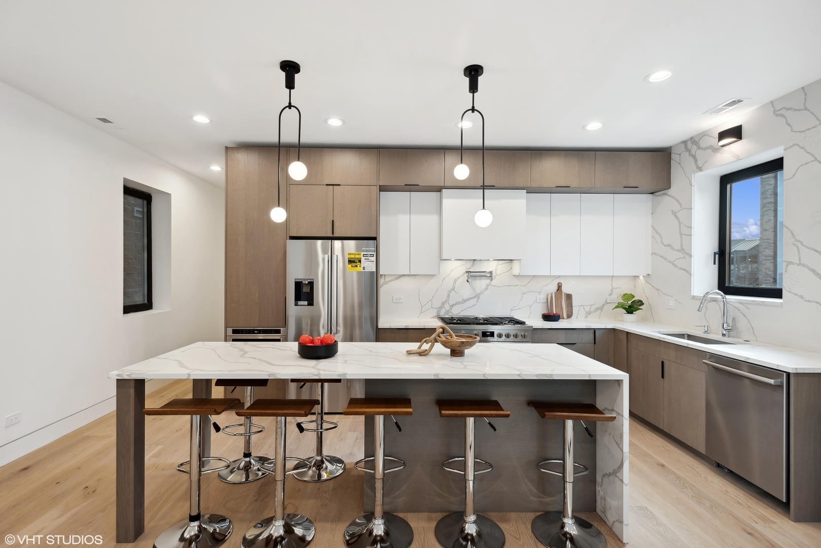 3035 N Sheffield Avenue 2