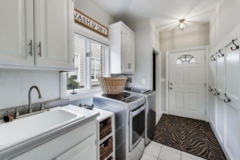 Tiny photo for 1029 Prairie Avenue, Park Ridge, IL 60068 (MLS # 12584996)