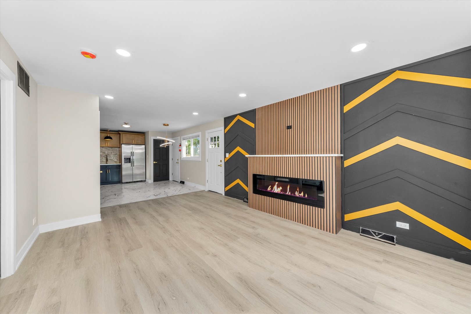 16619 Marshfield Avenue