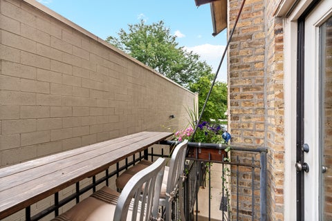 Tiny photo for 2350 N Kedzie Avenue #H, Chicago, IL 60647 (MLS # 12731444)