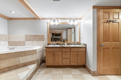 Tiny photo for 2350 N Kedzie Avenue #H, Chicago, IL 60647 (MLS # 12731444)