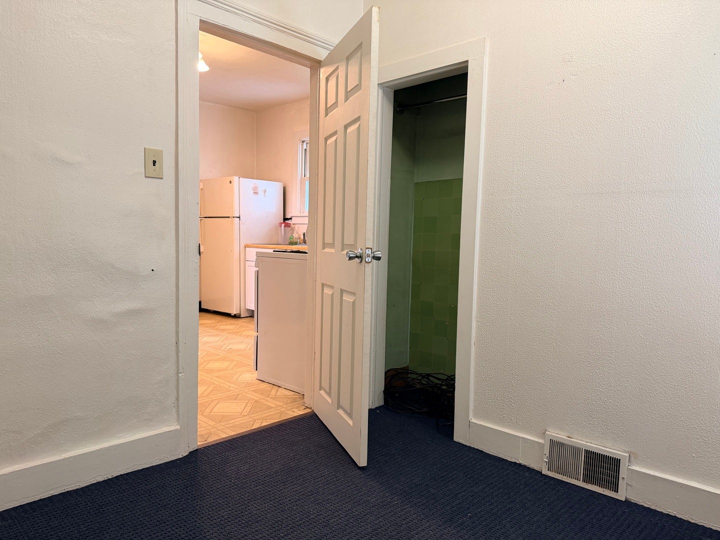 403 E 9th Street