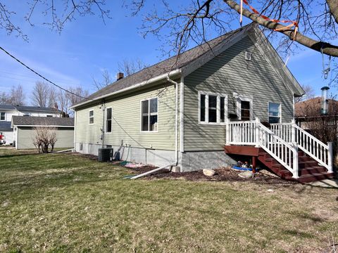 Tiny photo for 901 24th Street, Lasalle, IL 61301 (MLS # 12600892)