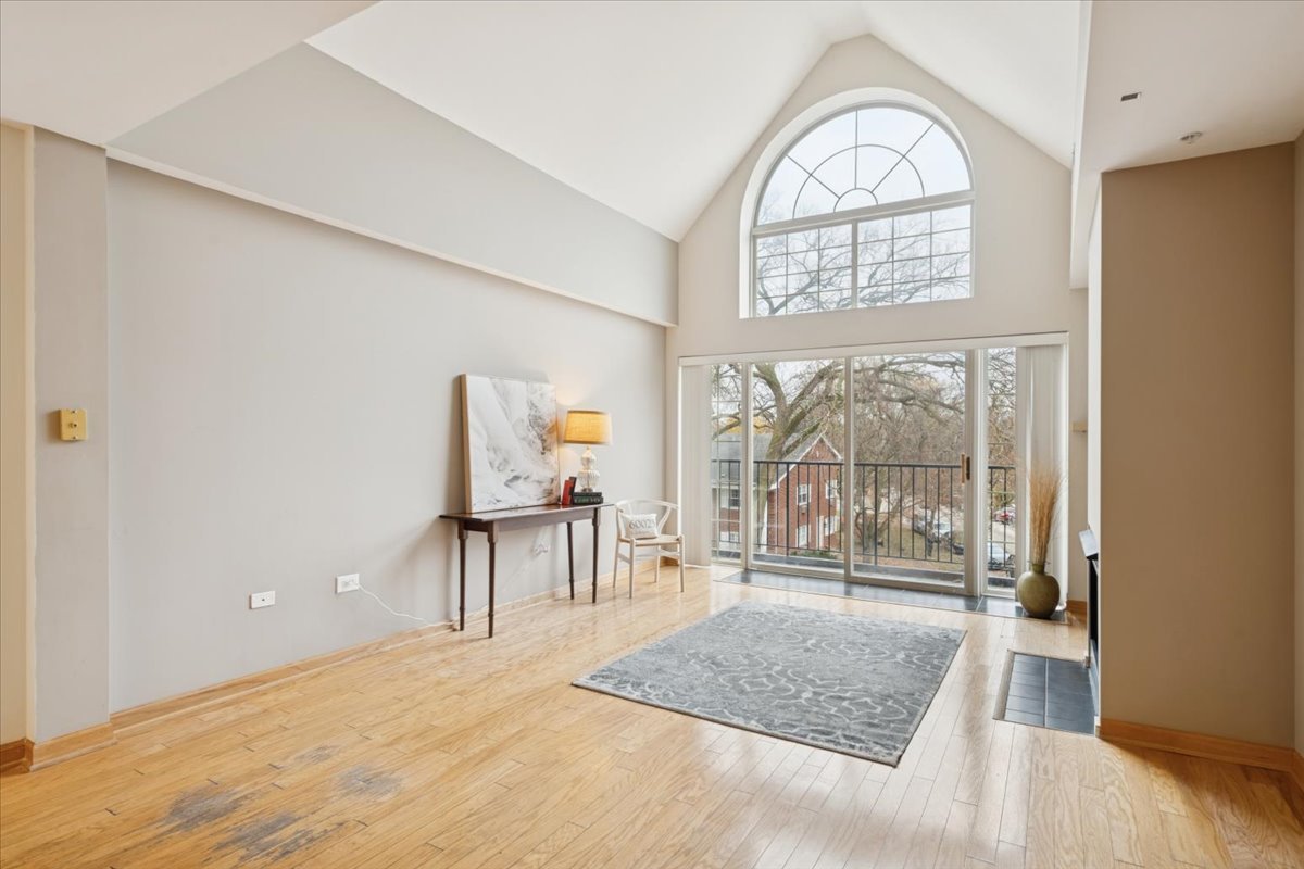 1800 Dewes Street 305