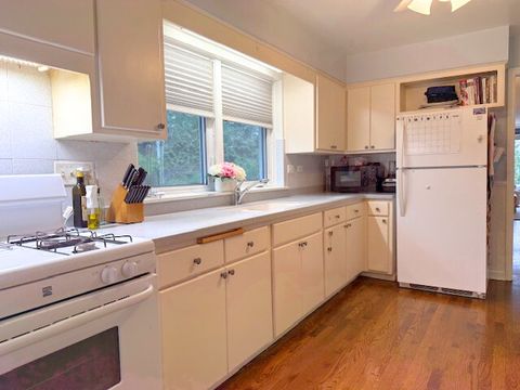 Tiny photo for 10813 S Artesian Avenue, Chicago, IL 60655 (MLS # 12587378)