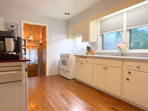 Tiny photo for 10813 S Artesian Avenue, Chicago, IL 60655 (MLS # 12587378)