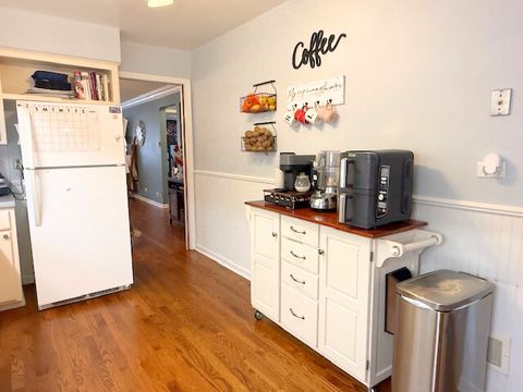 Tiny photo for 10813 S Artesian Avenue, Chicago, IL 60655 (MLS # 12587378)