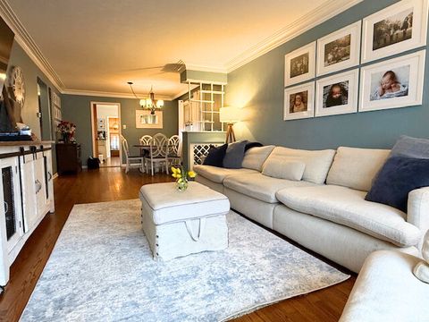 Tiny photo for 10813 S Artesian Avenue, Chicago, IL 60655 (MLS # 12587378)