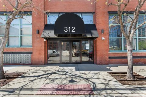 Photo of 312 N MAY Street #4D, Chicago, IL 60607 (MLS # 12626543)
