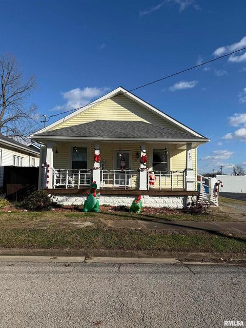 Photo of 605 Follis Avenue, Johnston City, IL 62951 (MLS # QC4269697)