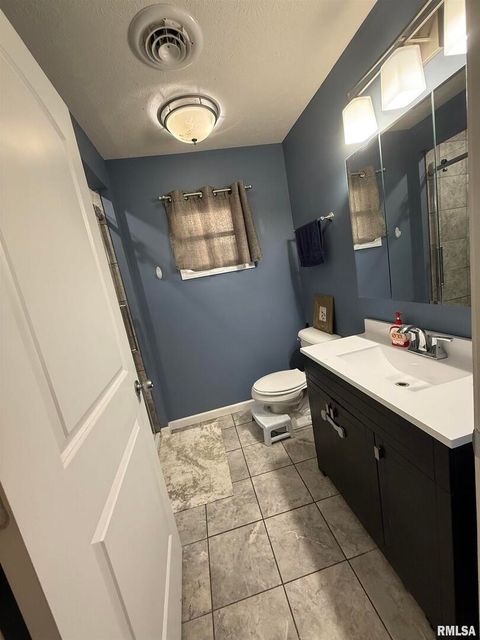 Tiny photo for 605 Follis Avenue, Johnston City, IL 62951 (MLS # QC4269697)