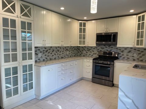 Tiny photo for 1925 E Waverly Lane, Arlington Heights, IL 60004 (MLS # 12510958)