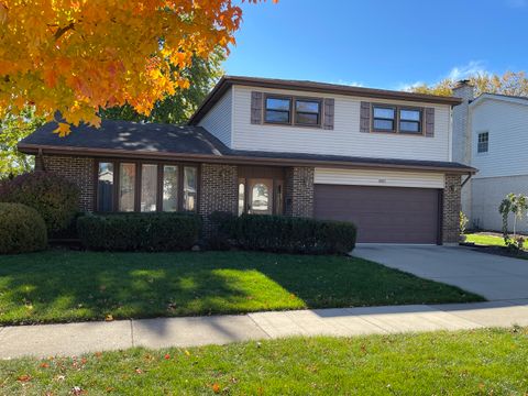 Photo of 1925 E Waverly Lane, Arlington Heights, IL 60004 (MLS # 12510958)