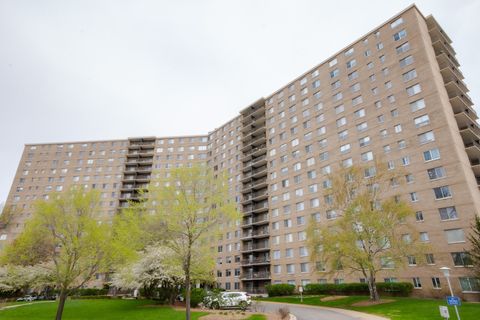 Photo of 7033 N KEDZIE Avenue #1408, Chicago, IL 60645 (MLS # 12623978)