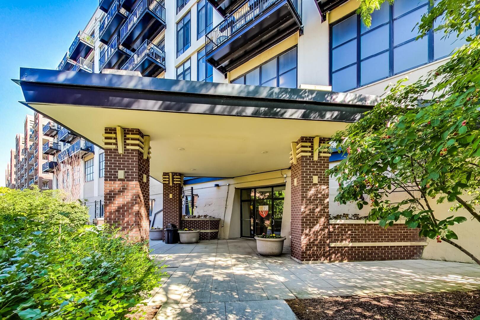 1525 S Sangamon Street 312