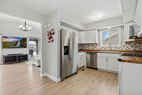 Tiny photo for 2730 Dorothy Drive, Aurora, IL 60504 (MLS # 12524110)