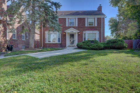Photo of 7741 S Paxton Avenue, Chicago, IL 60649 (MLS # 12786682)