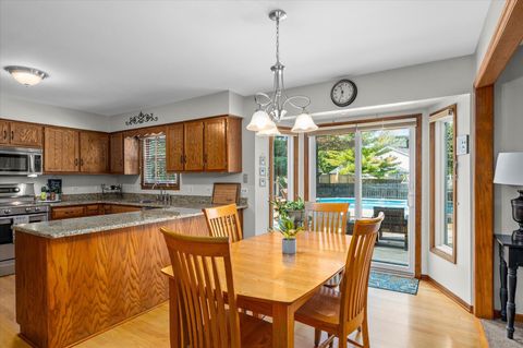 Tiny photo for 655 Blackhawk Drive, Batavia, IL 60510 (MLS # 12499746)