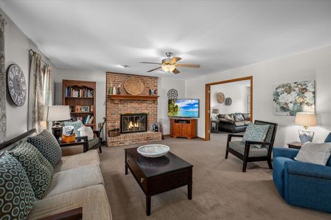 Tiny photo for 655 Blackhawk Drive, Batavia, IL 60510 (MLS # 12499746)