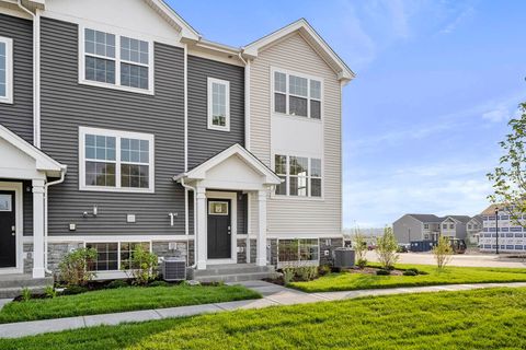 Tiny photo for 1401 Oakfield Lane, Pingree Grove, IL 60140 (MLS # 12635975)