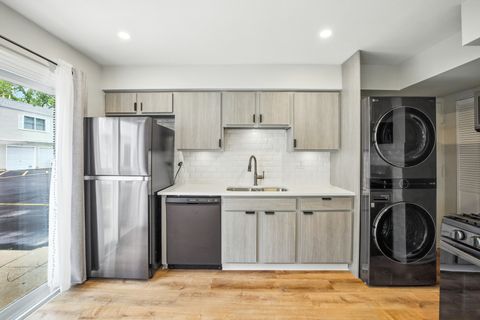 Tiny photo for 195 Thomas Court #A, Bartlett, IL 60103 (MLS # 12449253)