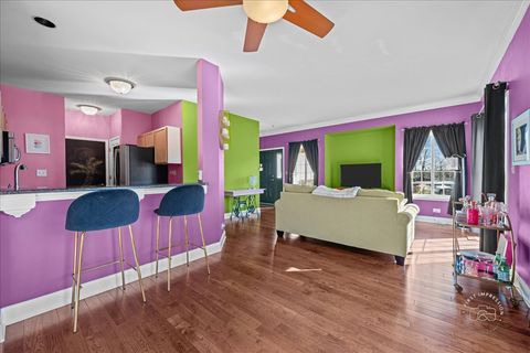 Tiny photo for 1 Windsor Circle #B, South Elgin, IL 60177 (MLS # 12587067)