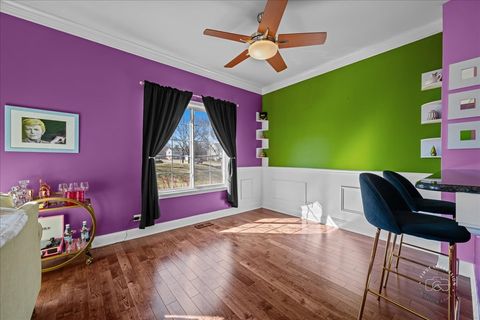 Tiny photo for 1 Windsor Circle #B, South Elgin, IL 60177 (MLS # 12587067)